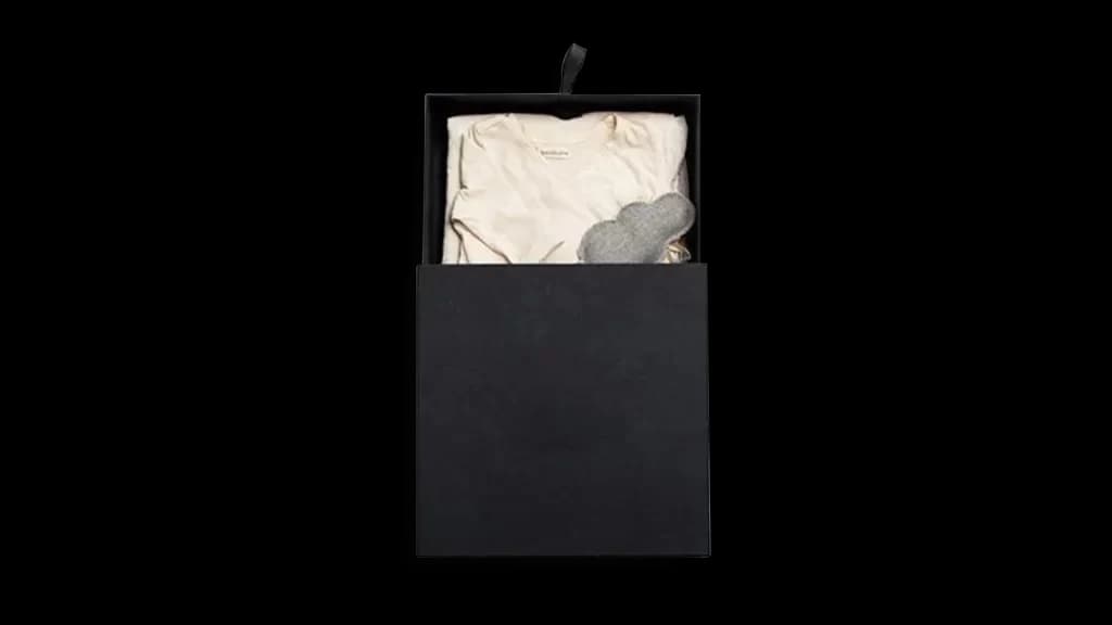 Luxury Apparel Boxes