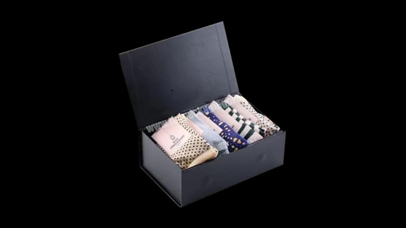 Luxury Apparel Boxes